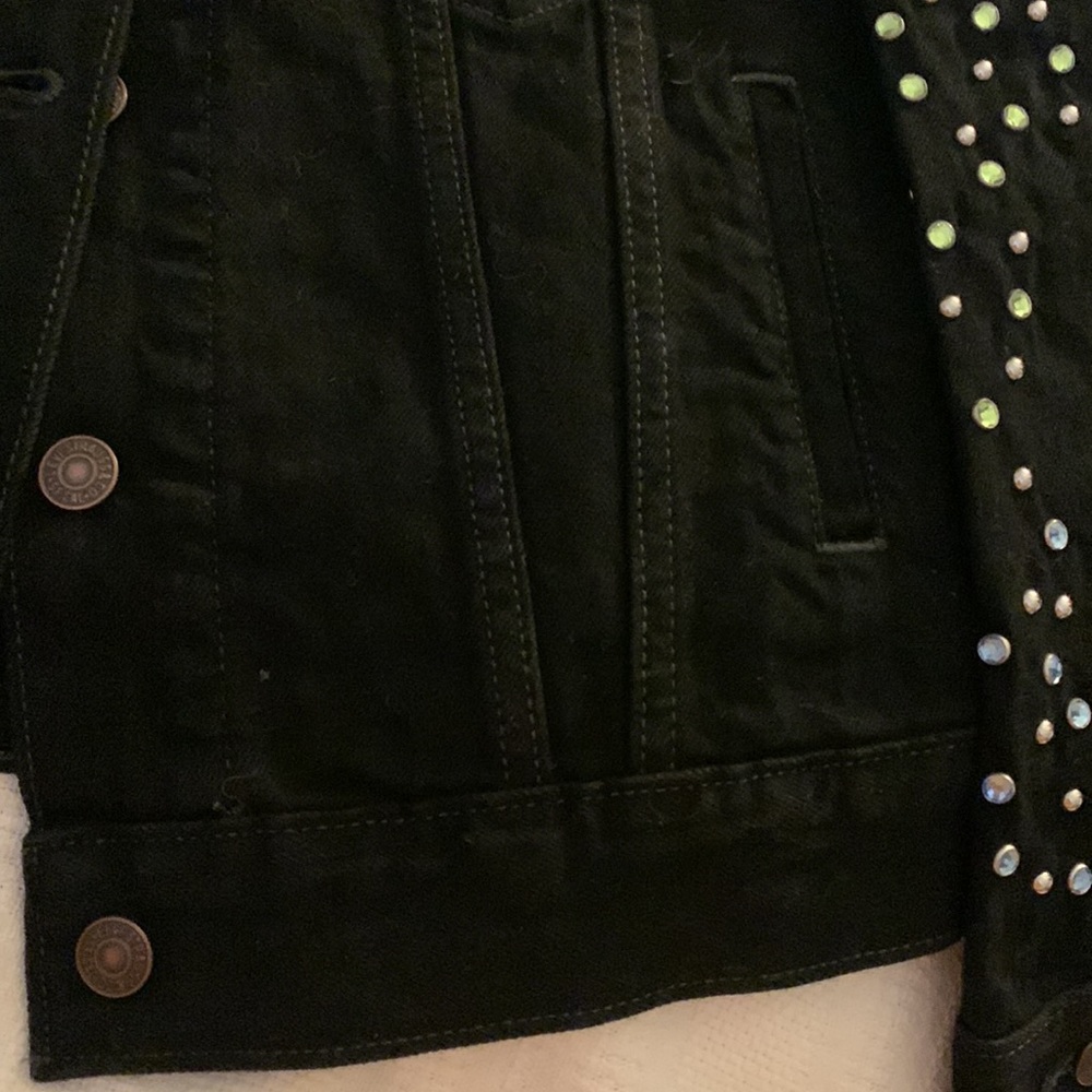 NEW Levi's® Premium EX-BOYFRIEND STUDDED SLEEVE TRUCKER JACKET - Picture 7 of 14